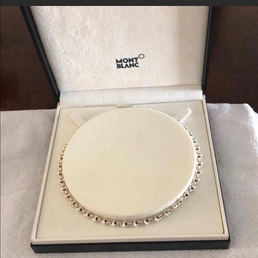 Monteblanc women’s star necklace